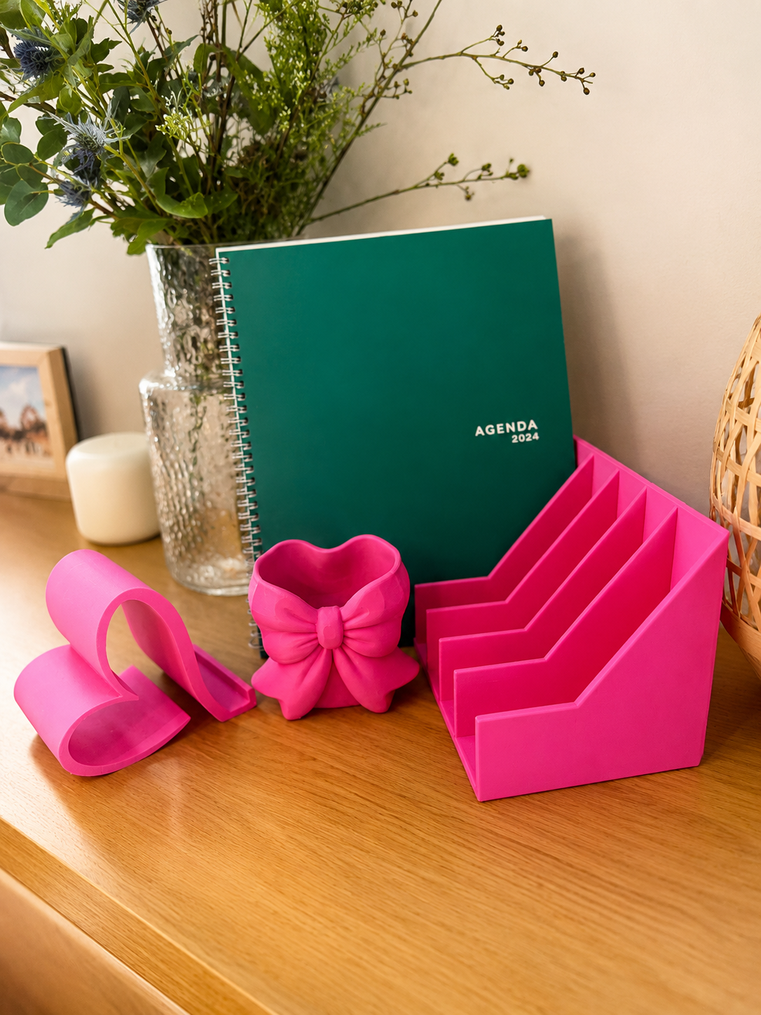 Kit Organization With Style - Phone Stand, Bow Pen & Brush holder, Desktop File Organizer